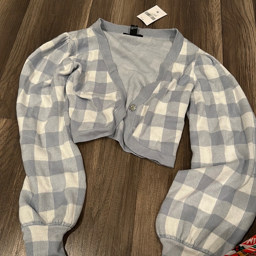 Forever 21 Cardigan/Sweater